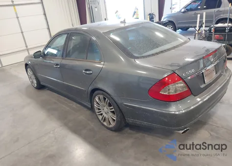 2008 Mercedes-Benz E 550 z USA, uszkodzony, nr VIN WDBUF72X18B208549